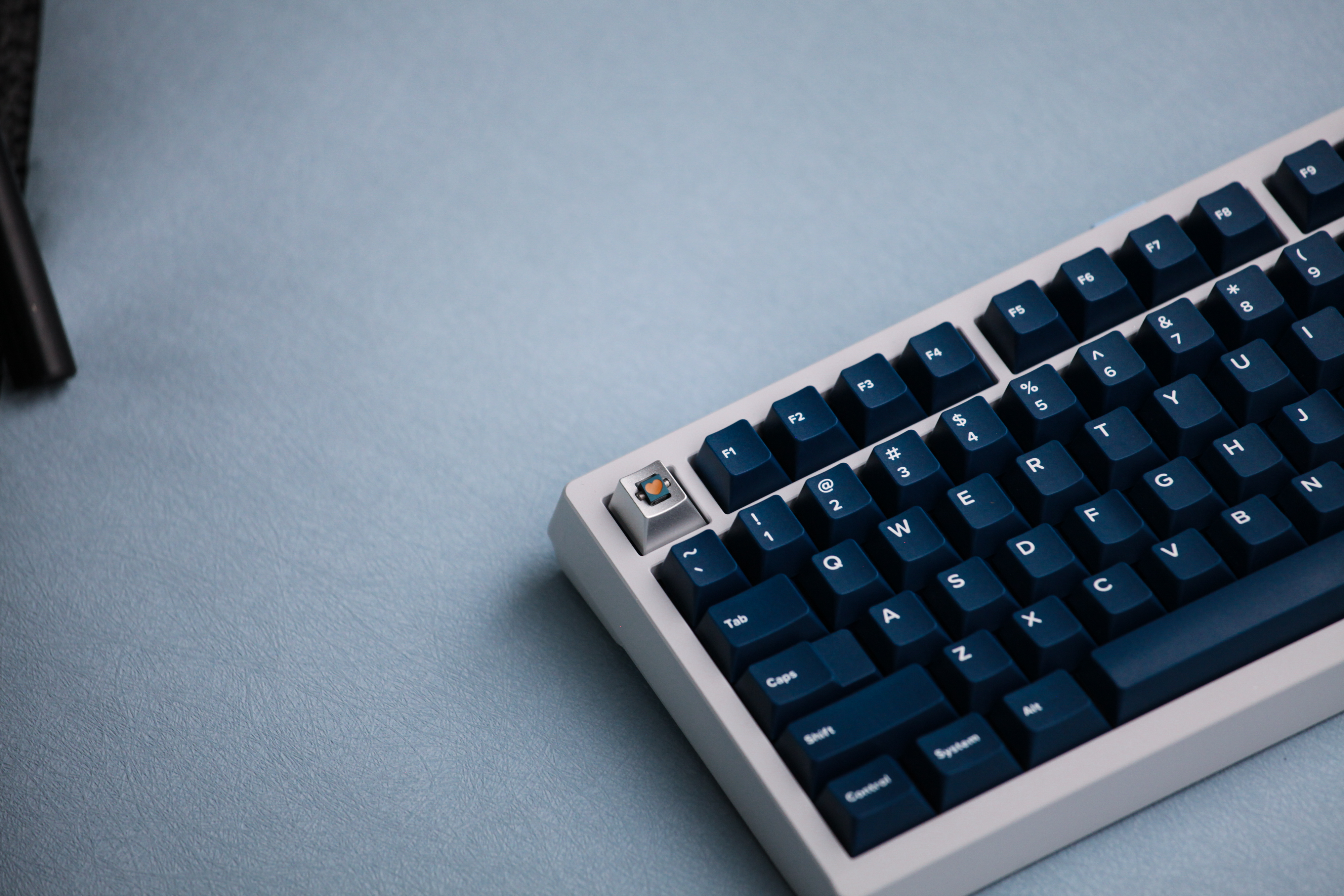 キーボード HIBI GMK DMG3 Button R4 Artisan Keycap GMK x HIBI Aluminium Artisan Keycap | Premium Collector's Keycap